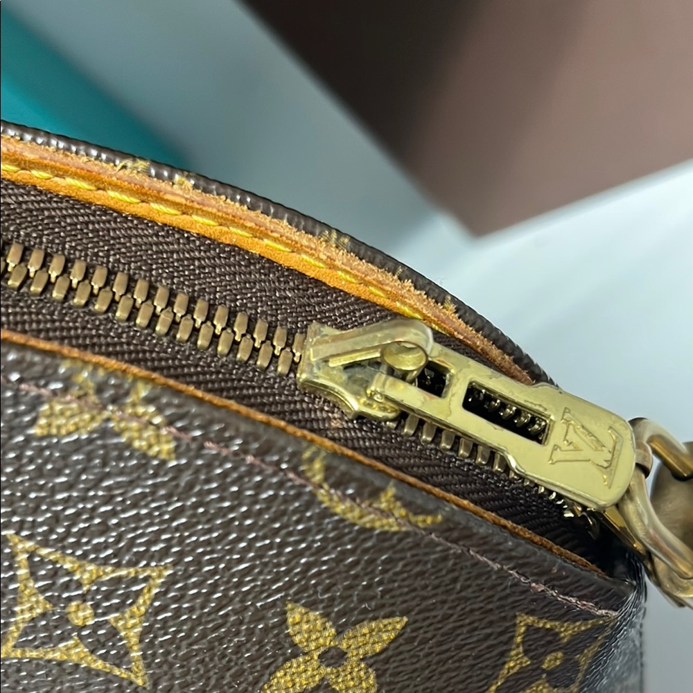 Louis Vuitton Monogram Dome Satchel in Brown with Tan Trim - Picture 3 of 16